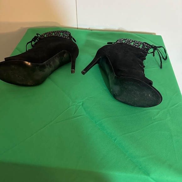 Sexy KENDALL + KYLIE black suede peep toe lace front bootie boots 😍😍😍😍 - Picture 4 of 11